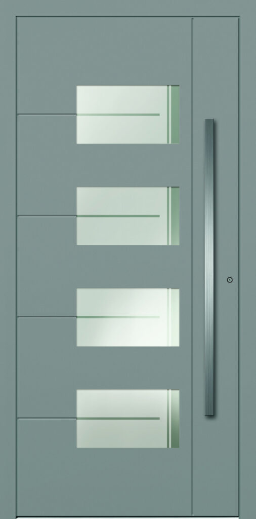 Graue Haustür mit drei rechteckigen Glasfenstern und langem, schmalem Griff rechts